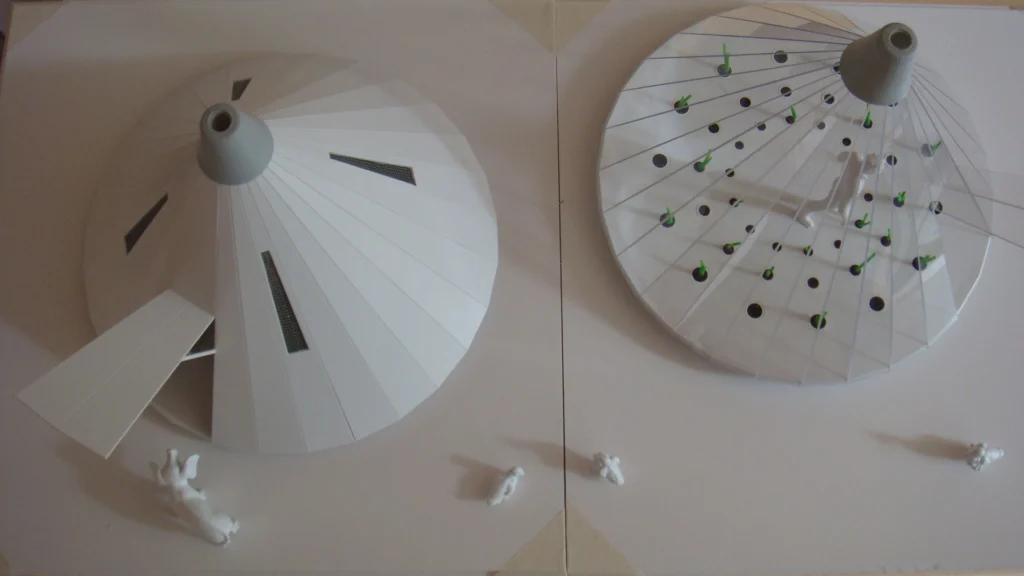 Processo di costruzione del plastico TP, vista zenitale: studio della geometria dei moduli e allineamento degli elementi materici.