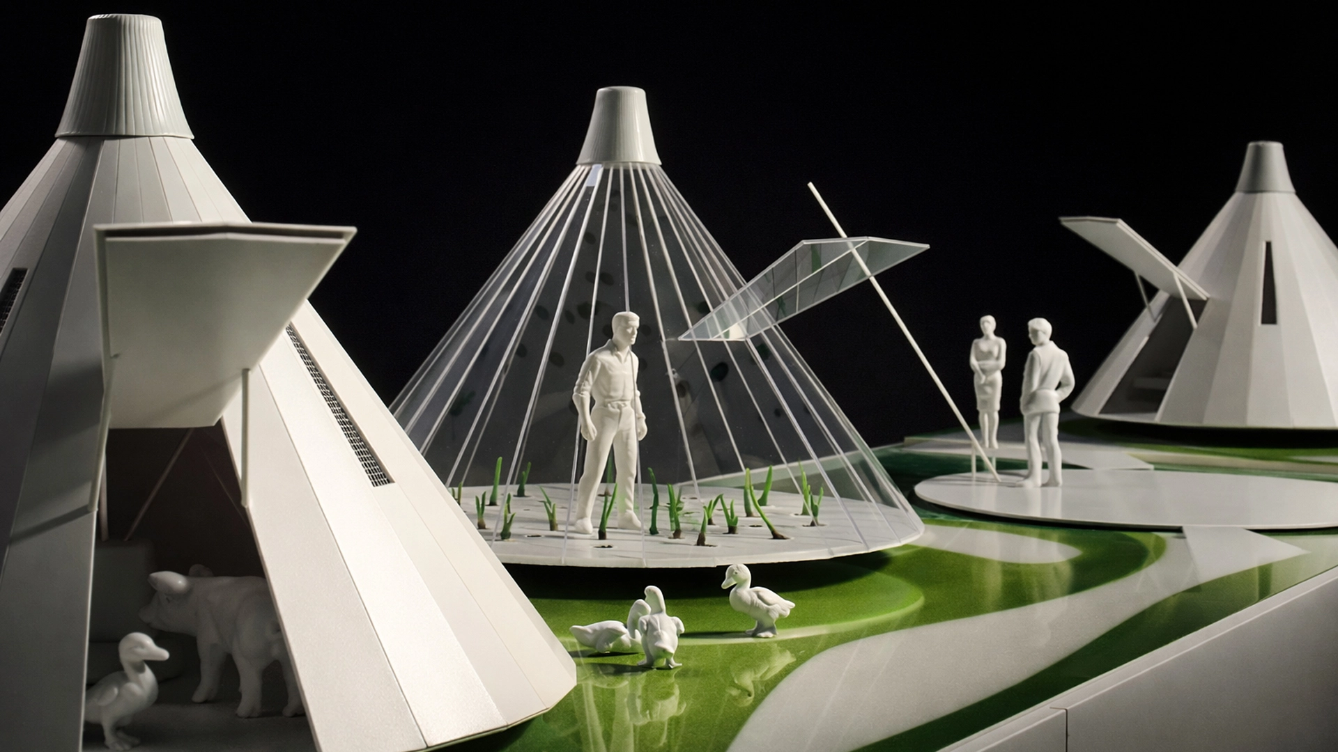 Plastico di presentazione del progetto ecosostenibile TP per Expo Shanghai realizzato in forex bianco e plexiglass con figure umane e animali - Vista prospettica d'insieme.